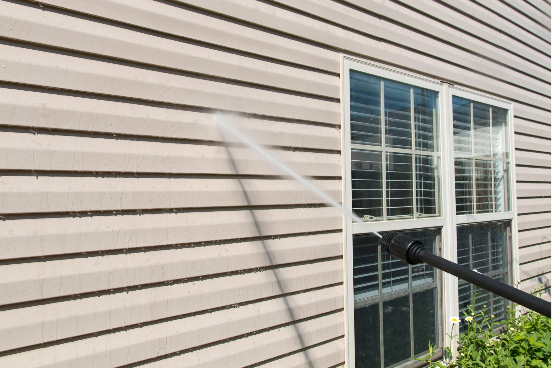 home exterior cleaning hero card